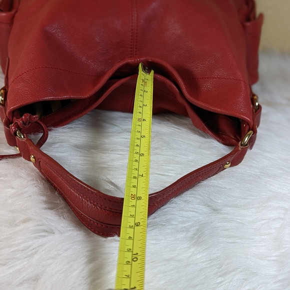 Pour La Victoire Red Pebbled Leather Hobo Shoulder Bag Large - Picture 5 of 14
